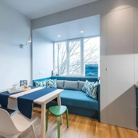 Modern & Stylish Sea With Parking Apartment *